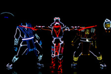 『Mortal Kombat 11』を光で表現する超絶ダンスパフォーマンス映像！ 画像