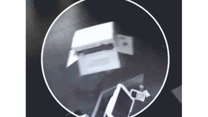 ダンボール箱を被った泥棒が韓国に出没！―監視カメラが捉えたスニーキング映像