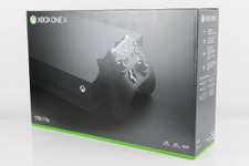 海外メディアが「Xbox One X」最終製品版の開封映像を公開！―初期Xbox Oneとのサイズ比較も 画像
