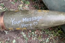 ロシア軍に撃ち込む砲弾に好きなメッセージを書き込めるキャンペーンが物議…ウクライナのゲームスタジオによる過激な意趣返し 画像