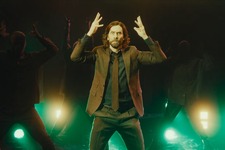 今宵、アラン先生が踊り歌う―『Alan Wake 2』作中ミュージカル「Herald of Darkness（闇の使者）」公式MV登場 画像