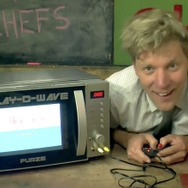 【UPDATE】海外YouTuberが電子レンジとゲーム機を融合…新ハード「Play-O-Wave」が完成